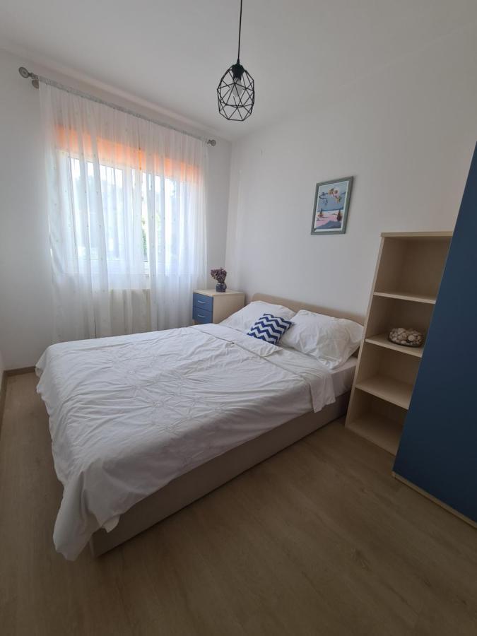 Apartmani Emily 普拉 外观 照片