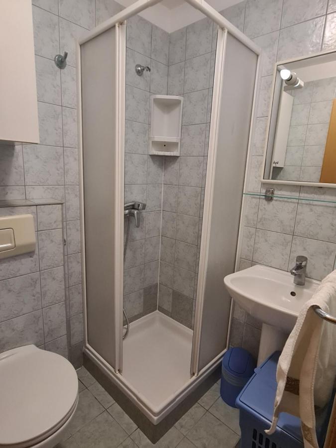 Apartmani Emily 普拉 外观 照片